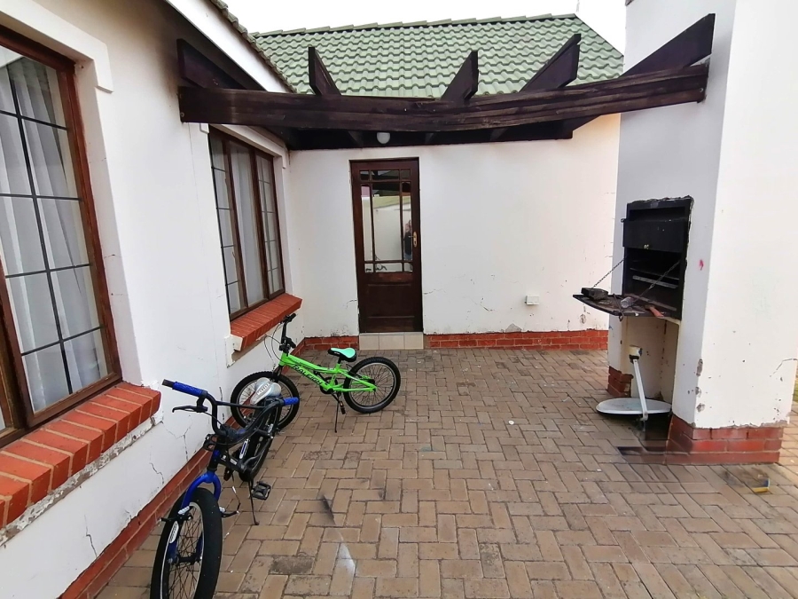 3 Bedroom Property for Sale in Hillside Free State